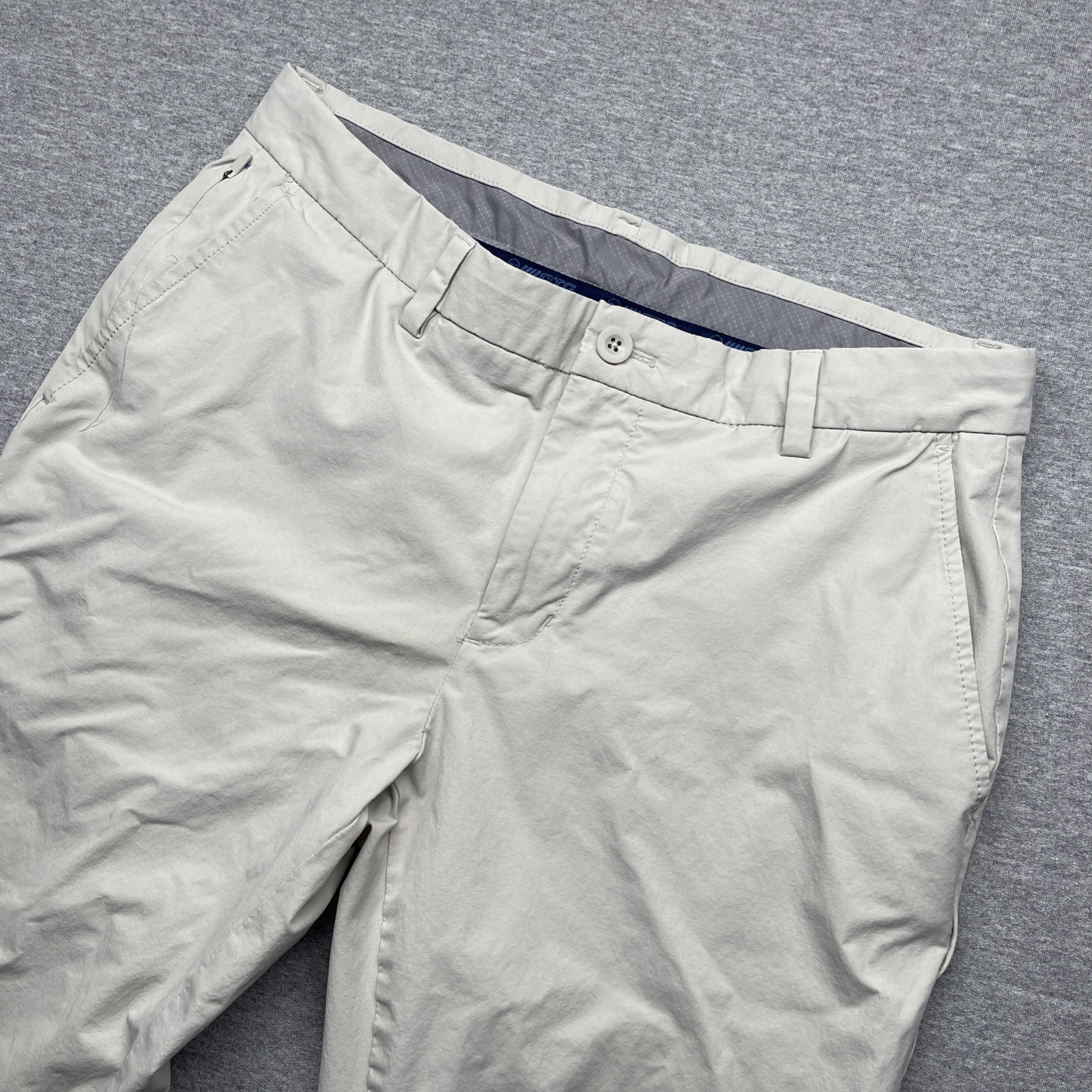 Vineyard Vines On the Go Performance Pants Mens 33x32 Slim Fit Beige Casual Golf