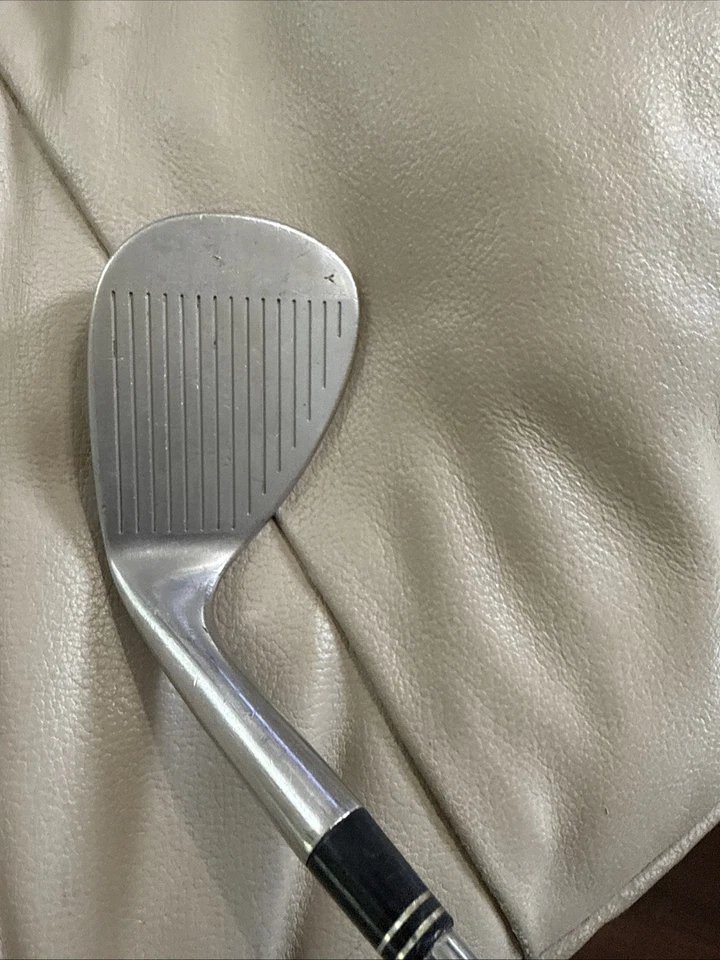 Cuña Taylor Made Rac Lob 60/12 grados eje de borde de acero diestro Foto 2 de 4