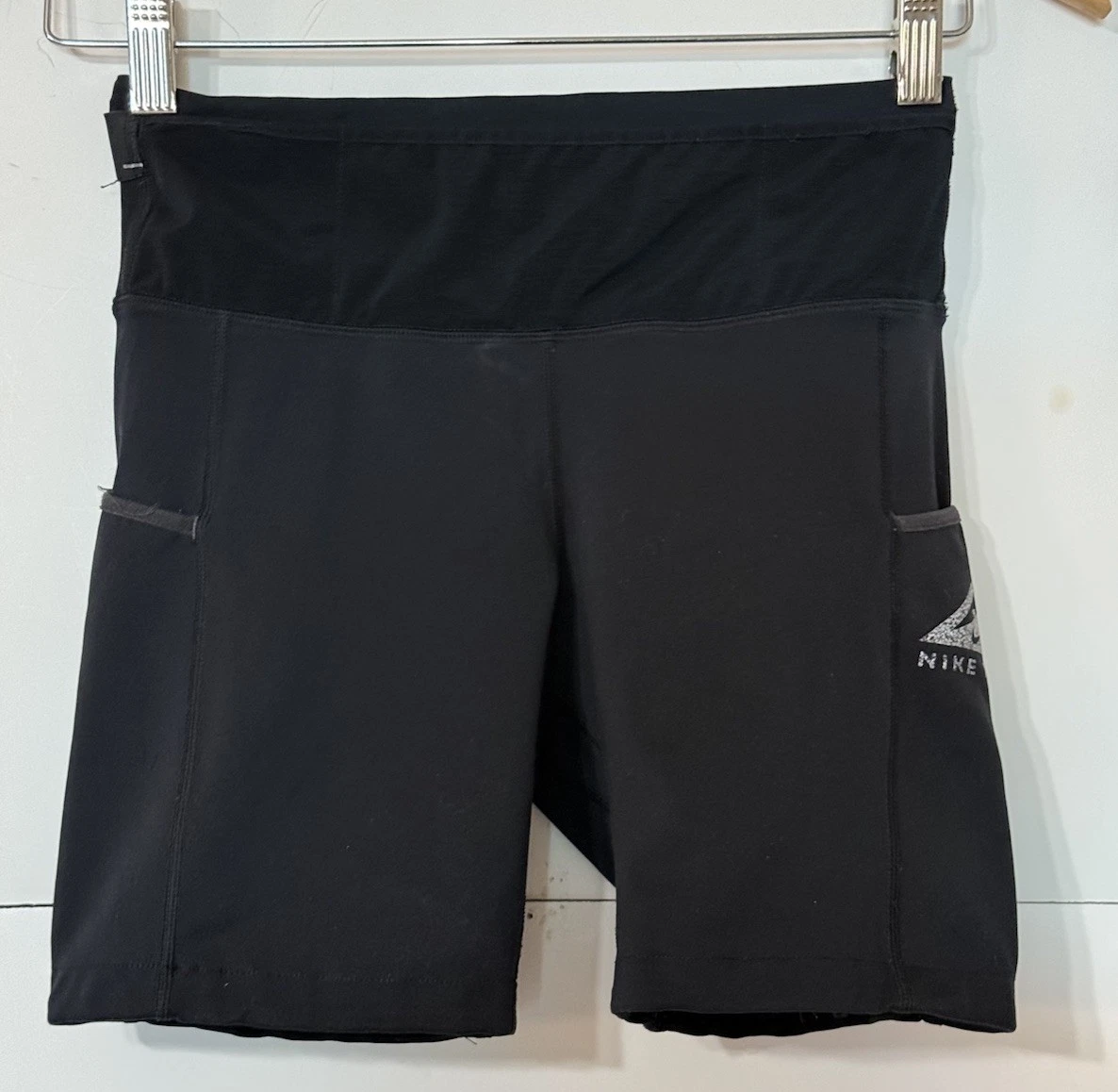 Nike Trail Women's Shorts Activewear Compression Shorts With Pockets Black Small