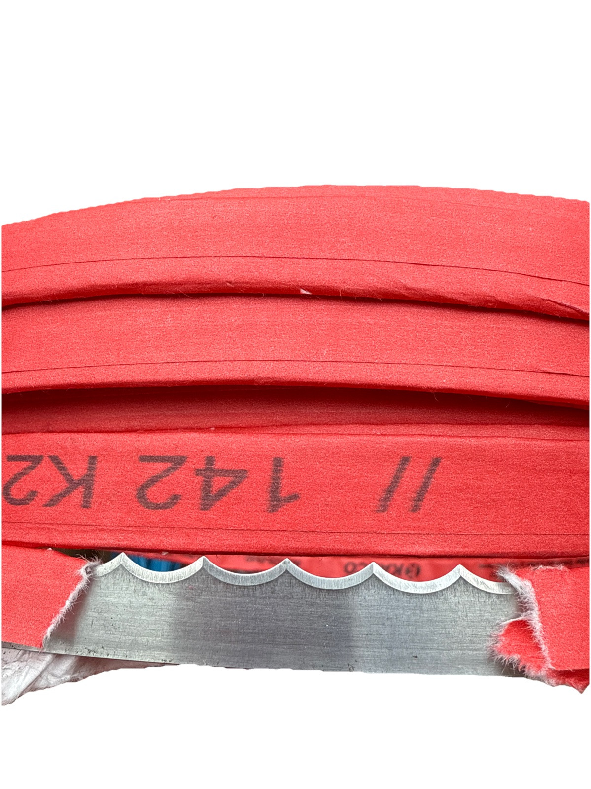 Hoja de sierra de cinta para carne Kasco - borde de vieira - 142 pulgadas x 5/8 pulgadas. x .022 en Lote 40