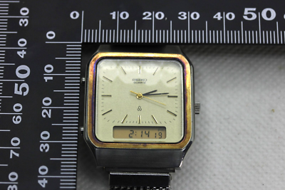 SEIKO H449-5050 Men's Vintage Digital Ana Quartz Watch with defect