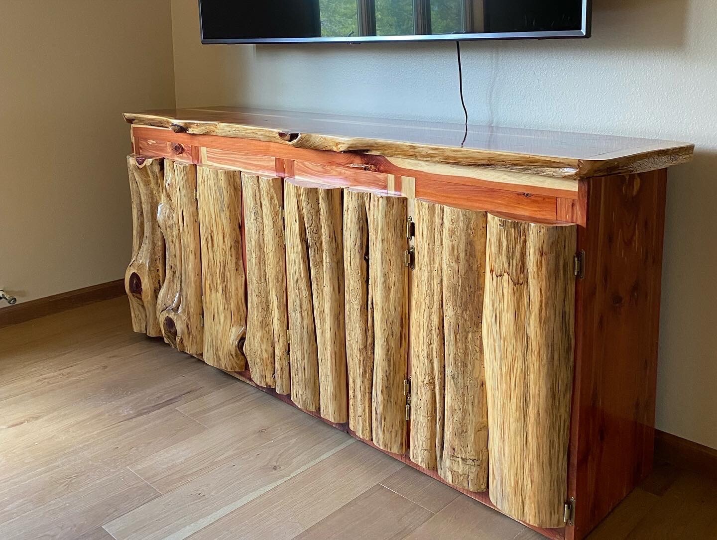Rustic Cedar Buffet Table/Credenza 8 Door Log Face Cabinet S