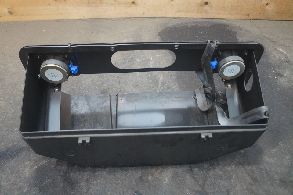 Rear Speaker Box Compartment 88980324 OEM Chevrolet SSR 2004 - Image 3 of 4