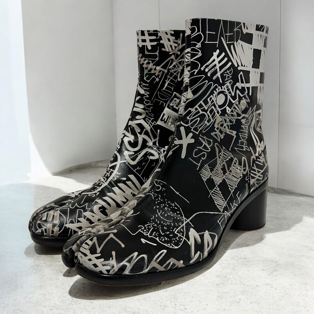 Maison Margiela Tabi Boots Graffiti Paint Black White Chunky Maison Margiela Tabi Boots Graffiti Paint Black White Chunky