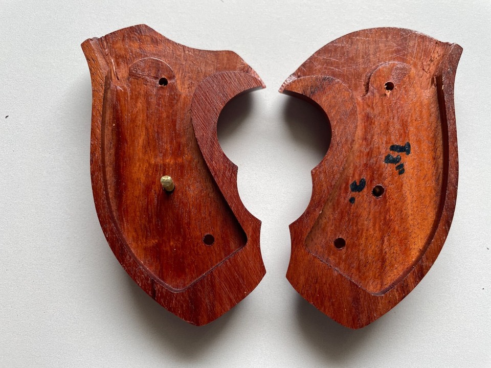 Poignée De Combat En Bois Artisanal Pour Revolver Taurus - Modèles 85, 605, 850, Etc.