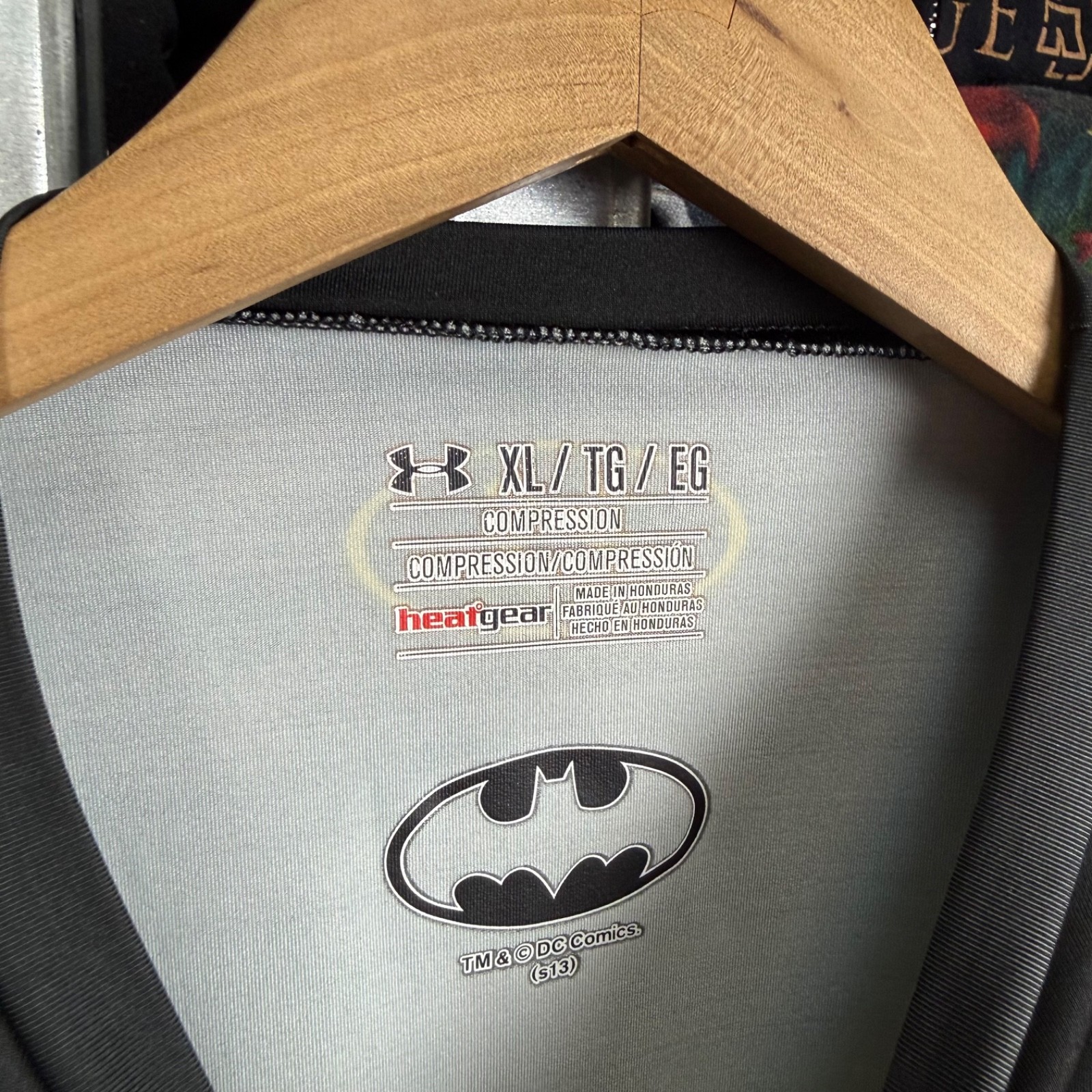 RARE* UNDER ARMOUR ALTER EGO BATMAN COMPRESSION SHIRT XL DC COMICS HEATGEAR image 3