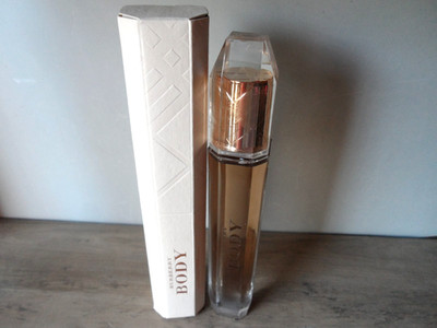 Burberry Body EDP Spray 2.8 oz / 85 ml New Full in Worn Box