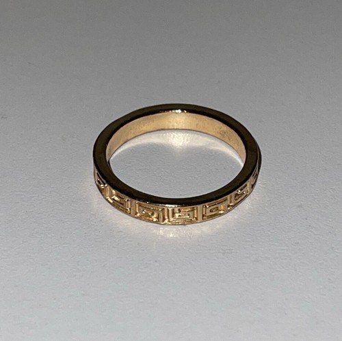 Assortment of Gold-Coloured Rings Size Medium - Picture 4 of 15