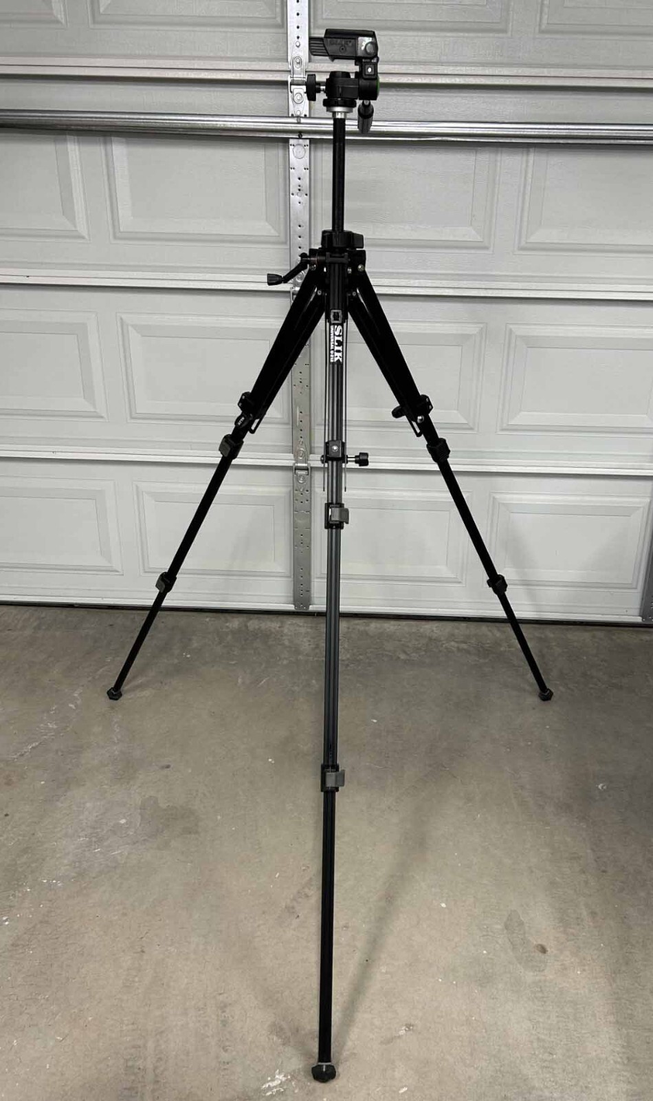 SLIK Universal U212 TRIPOD Head Tilts Swivels Adjustable Height, very
