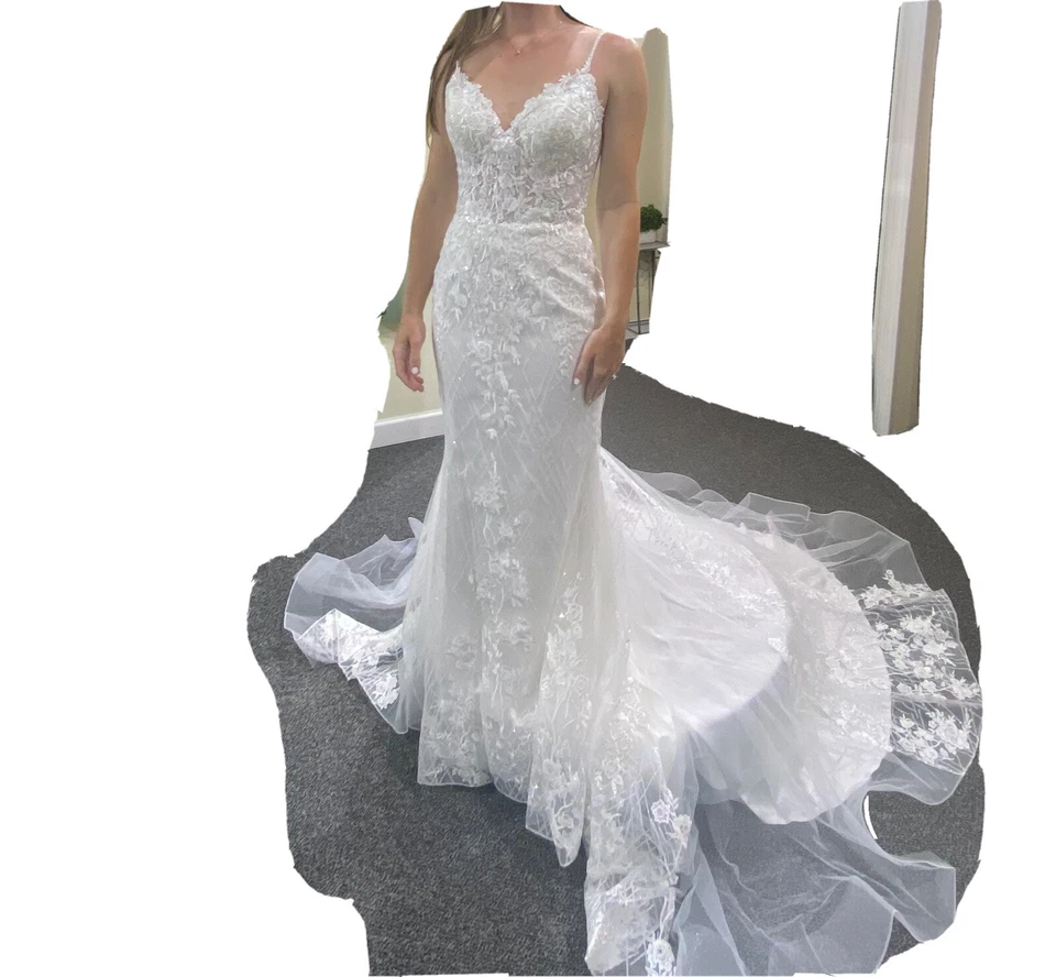 Wedding dress size 4- unaltered - Image 3 of 4