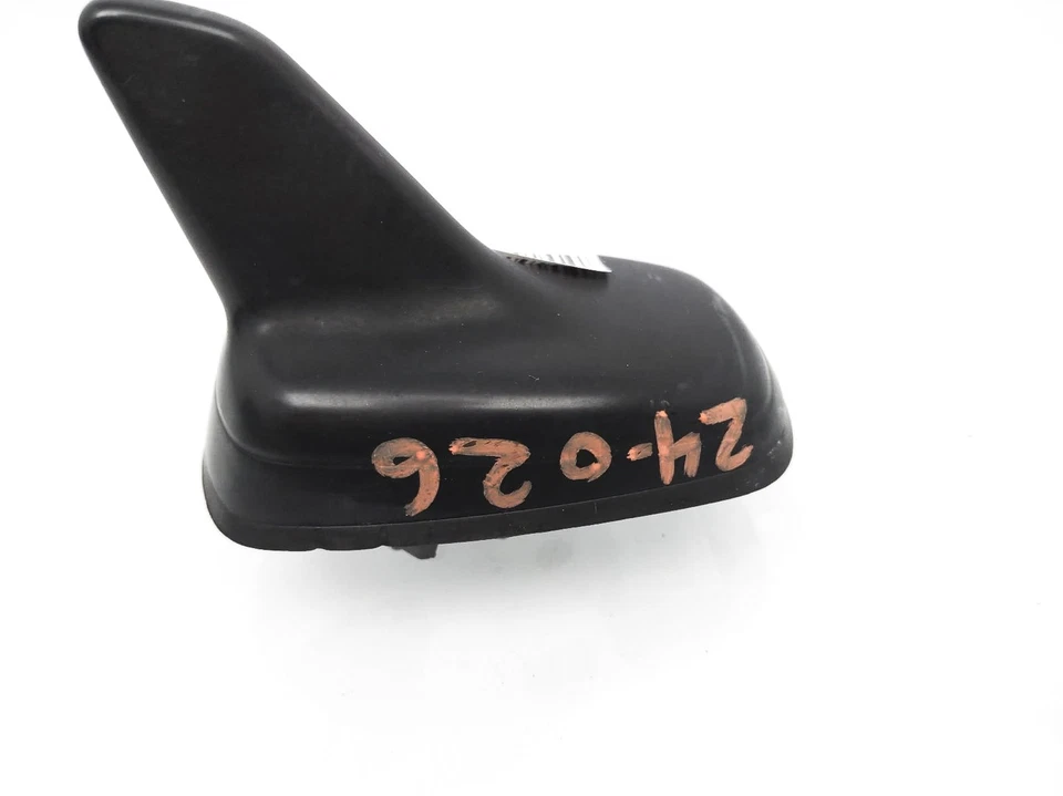 2018-2019 Volkswagen Golf R Radio Roof Antenna - Black 5Q0-035-507-K-5Fq - Image 2 of 4