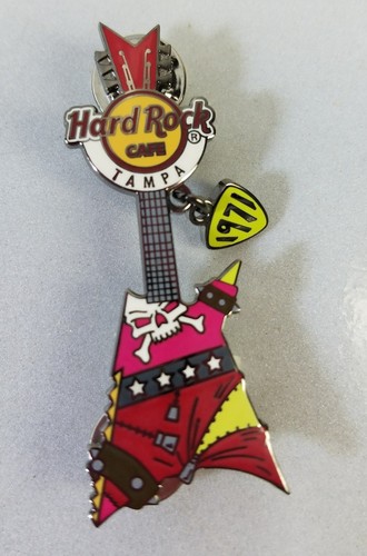 Hard Rock Cafe Tampa Skull Funk Punk Guitar Dangling "1971" Pick Pin Limited 500 - Bild 2 von 5
