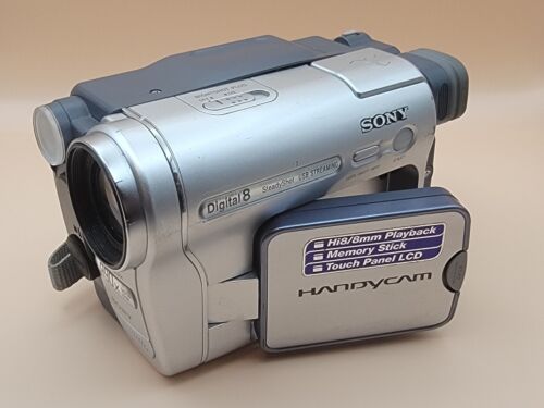 *READ DESCRIPTION* Sony HandyCam DCR-TRV460 Digital 8 Touchscreen Camcorder