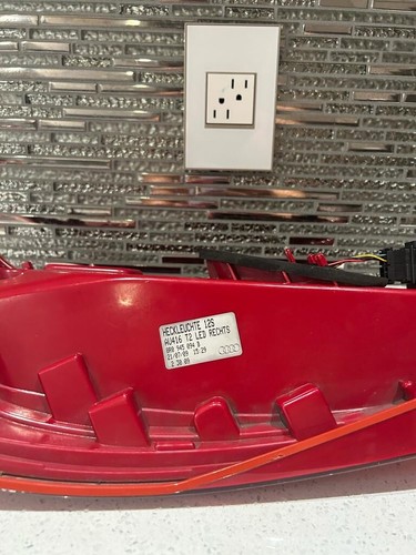 2009-2012 Audi Q5 8R Passenger Right Side Tail Light LED Lamp OEM 8R0945094B - Picture 7 of 9