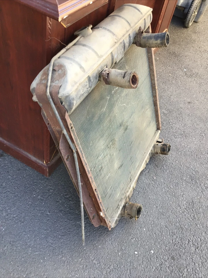 1951-1956 ORIGINAL FORD F- 100 SERIES TRUCK  V 8 CYLINDER RADIATOR 0EM Vintage - Image 3 of 4