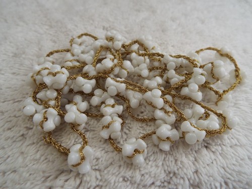 Collana con cordino in oro di perle bianche (C46) - Foto 2 di 2