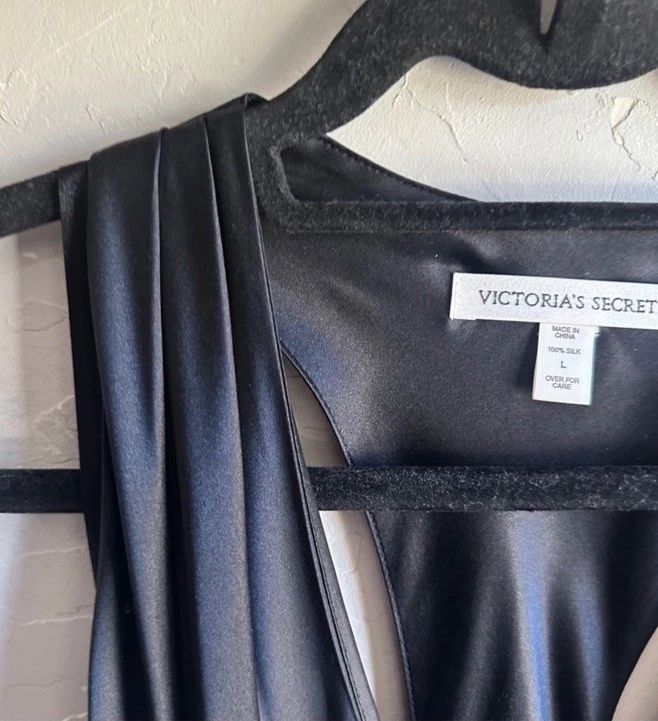 Maxi Vestido Victoria's Secret Y2K Seda Negro y Rosa Cuello Profundo Talla L Usado en Excelente Condición Foto 4 de 4