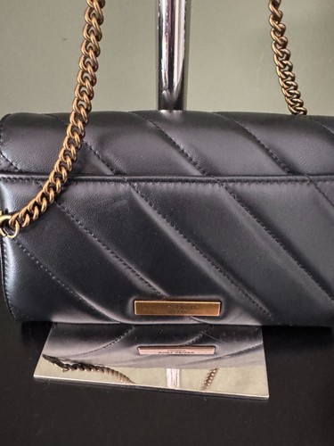 NEU Kurt Geiger Soho schwarze gesteppte Leder Geldbörse an Kette Gold Logo Crossbody - Bild 3 von 6