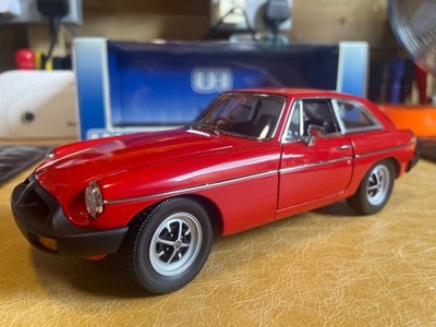 MGB GT COUPE MK Ⅱ 1/18 レッド MGB GT COUPE MK Ⅱ 1/18 レッド 【公式通販】