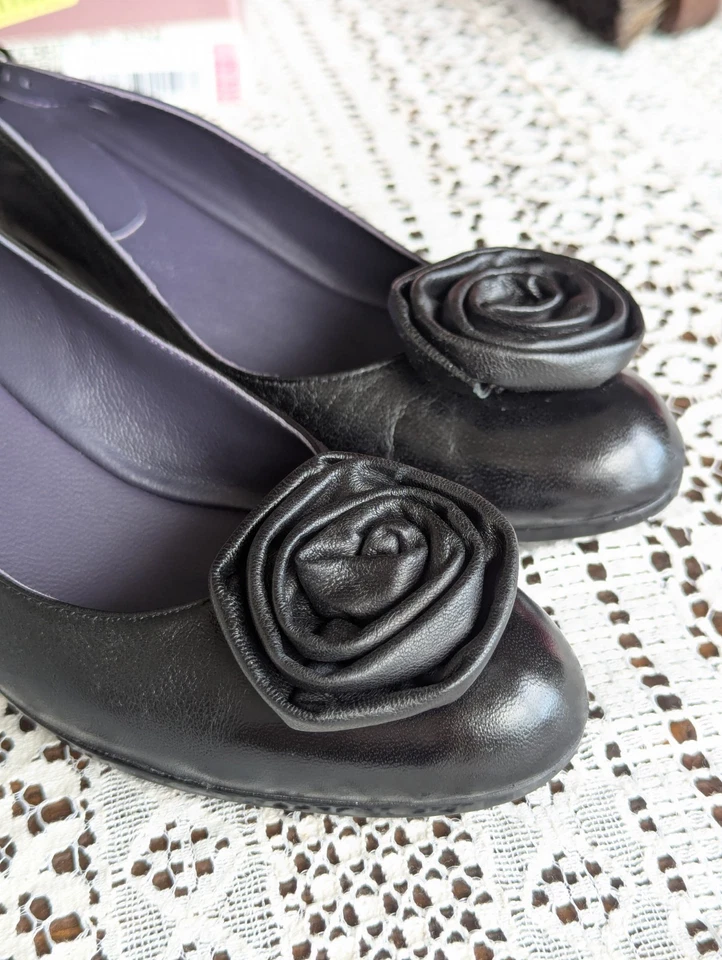 Zapatos de salón Vaneli para mujer - 8N diseño de cuero negro rosa Foto 2 de 4