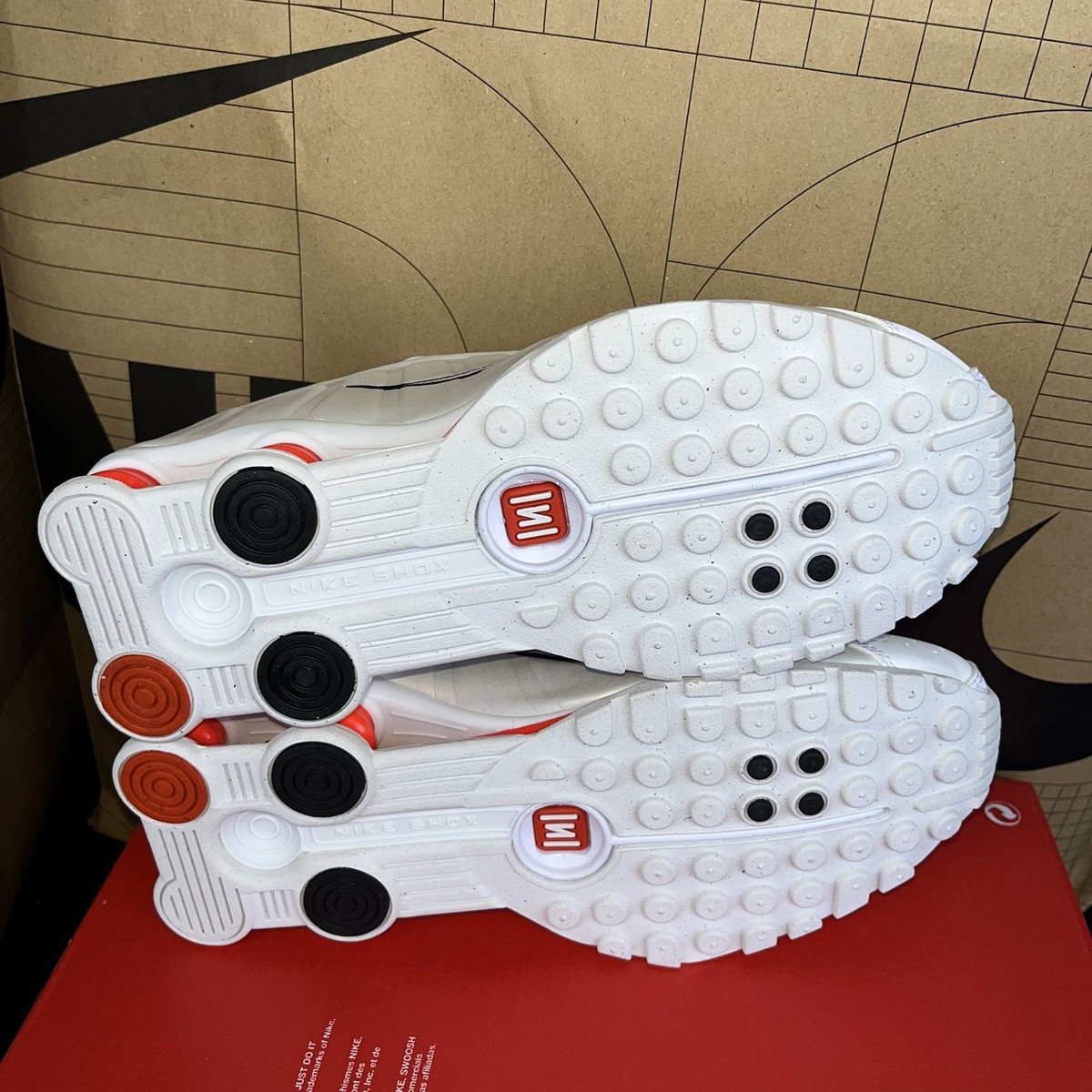 NEW Nike Shox R4 White Phantom Red NBY AR3565 103 Women's Size 8