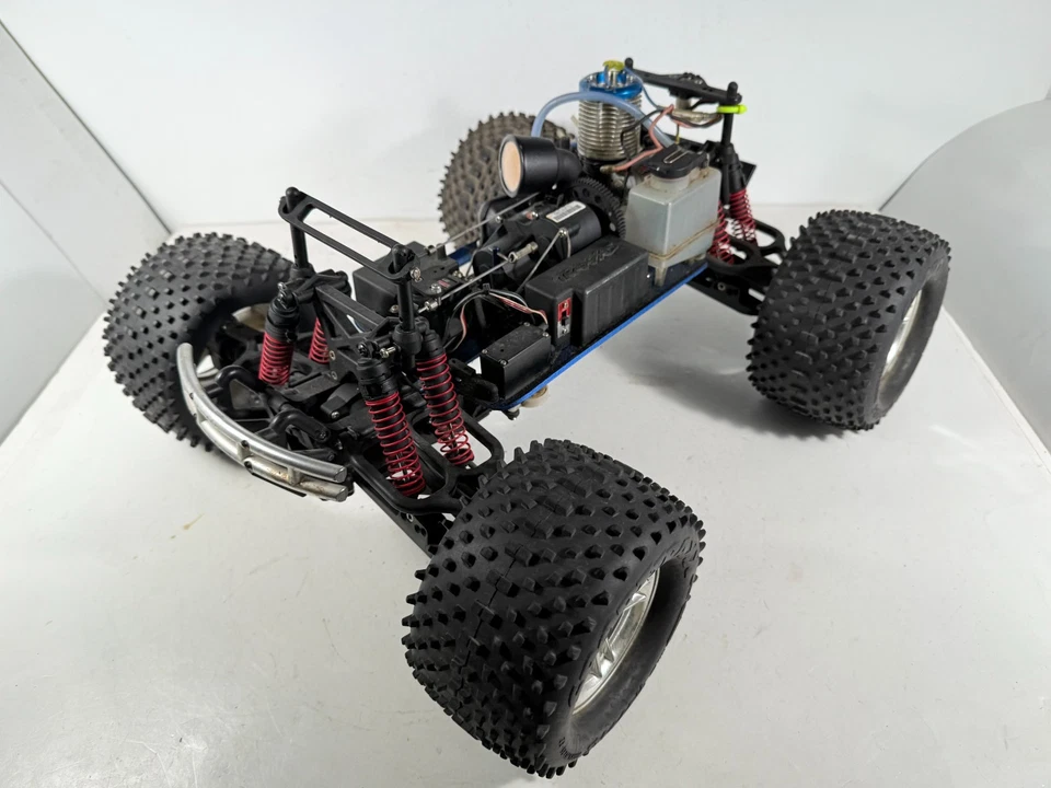 TRAXXAS T-MAXX 2.5 NITRO MONSTER TRUCK 1/10 4x4 SLIDER PROJECT - Image 3 of 4