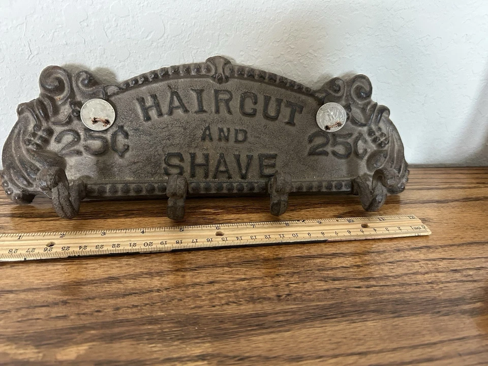 Letrero publicitario vintage de hierro fundido estilo rústico “corte de pelo y afeitado” 25c cortes-leer Foto 2 de 4