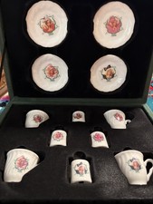 VINTAGE Chilton-Globe Holiday Barbie China Tea Set in Case 1988-1991