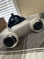 Oculus Quest 2 Virtual Reality Headset 256GB White with Controllers and Charger