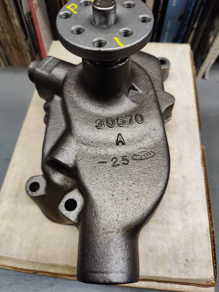 Chevrolet y GMC 1969-72 reconstruida bomba de agua fundición 30570 Cardone 58-136 Foto 2 de 2