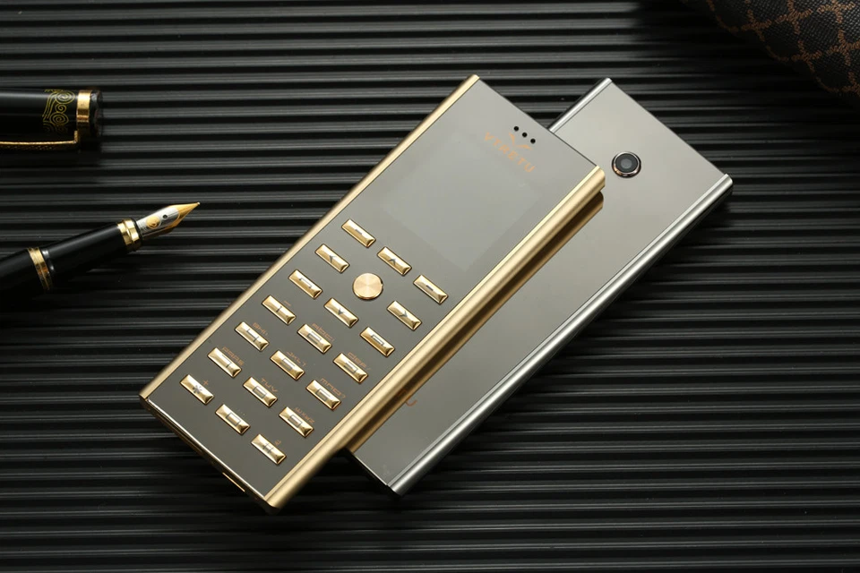Slim Mini Credit Card Luxury Metal Dual SIM Telephone GSM Senior Mobile Phone - Image 4 of 4