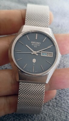 NICE VINTAGE SEIKO QUARTZ QZ 0923-8010 BLUE DIAL WITH DAY-DATE JDM