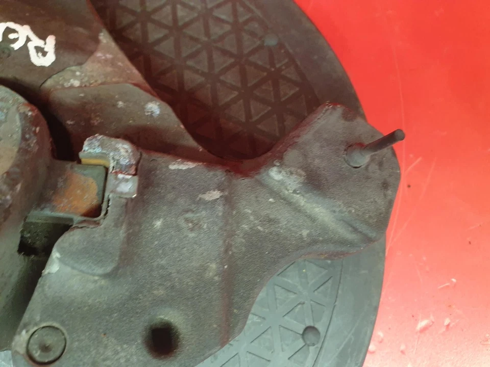 Pinza de freno trasera Harley Davidson FXDBC STREET BOB LTD 16 2016 1,7 L gasolina Foto 2 de 4