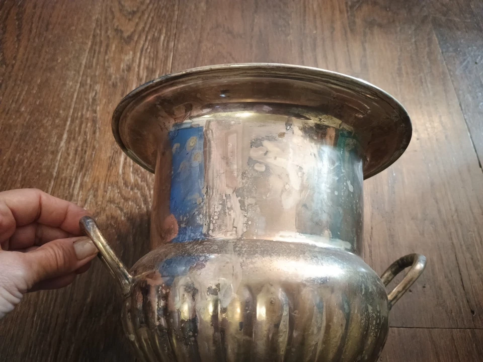 Vtg International Co Silver-plated Large 10" Urn Trophy Style Icebucket Planter - Image 3 of 4