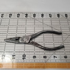 HAROLD - NEEDLE NOSE PLIERS - VINTAGE TOOL - MADE IN USA Thin Profile Nice