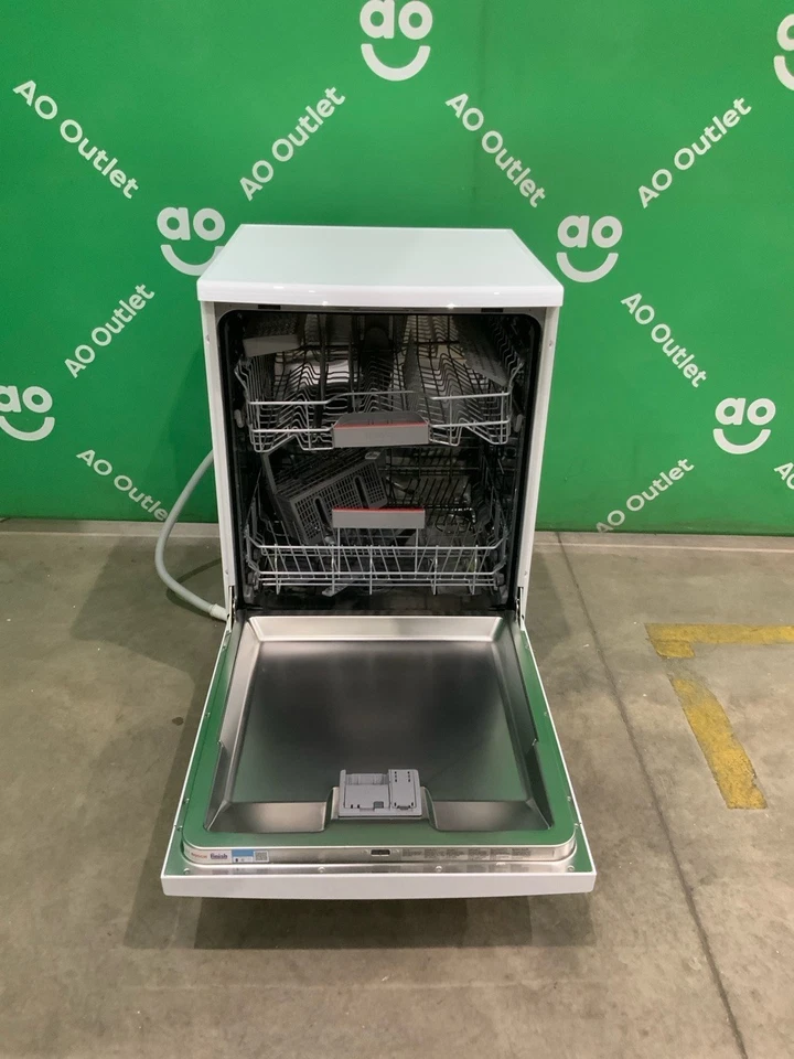 Bosch Dishwasher 13 Place Settings White B Rated SMS4EKW06G #LF112072 - Image 2 of 4