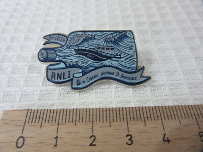 RNLI BOTTLE / JONTY BOAT ''WITH COURAGE NOTHING IS IMPOSSIBLE'' EST 1824 PIN BADGE