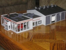 HO Scale International Truck Dealership Kit 1:87 Scale Kit