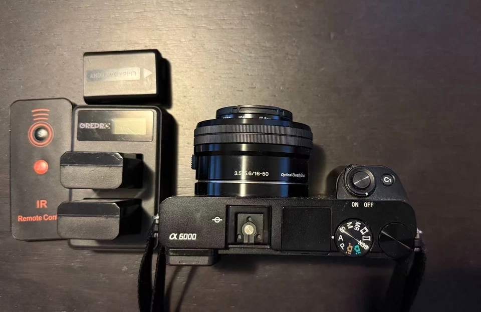 Sony A6000 24.3 MP Mirrorless Digital SLR Camera - Black - Image 2 of 4