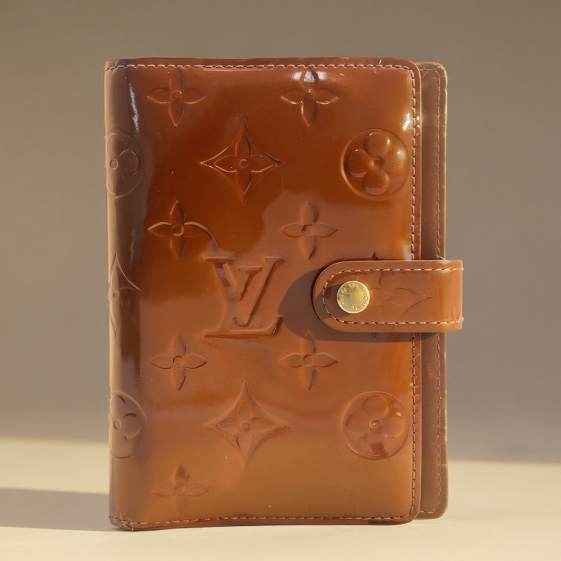 [eBay Live] M215 LOUIS VUITTON Vernis Agenda Monogram Notebook Cover  ➡️ $899