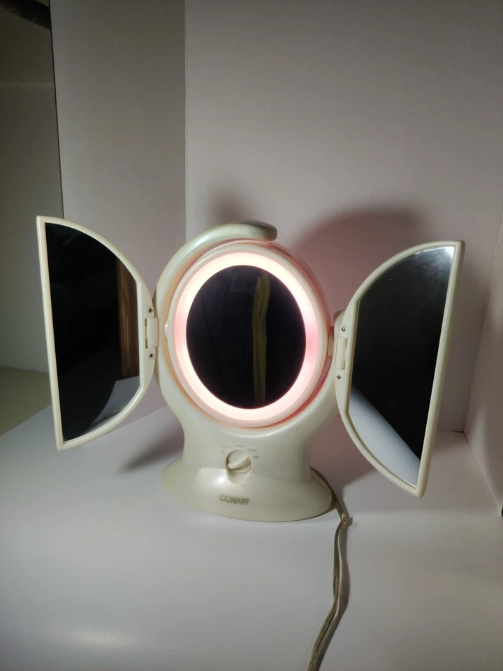 ESPEJO DE MAQUILLAJE PORTÁTIL CONAIR VINTAGE CON 4 AJUSTES DE LUZ Foto 3 de 4