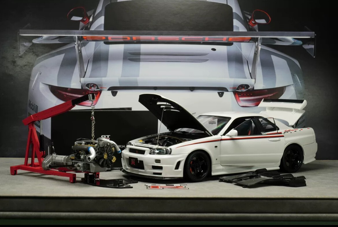 1/18 Motorhelix Nissan Skyline GT-R R34 Nismo Customized White