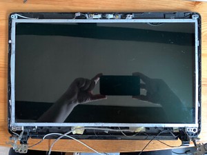 15,6" Display B156XW02 V.6 Glänzend 40pin  optional mit Kamera, Kabel und Rahmen