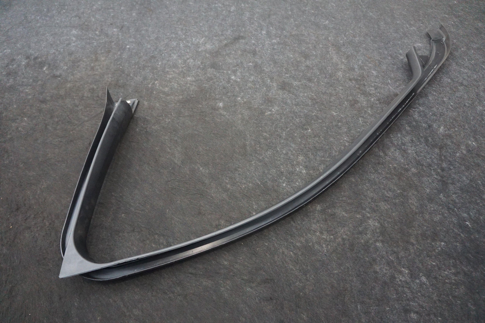 Front Left Door Window Guide OEM 51337223757 Rolls Royce Ghost Series I 2009-14