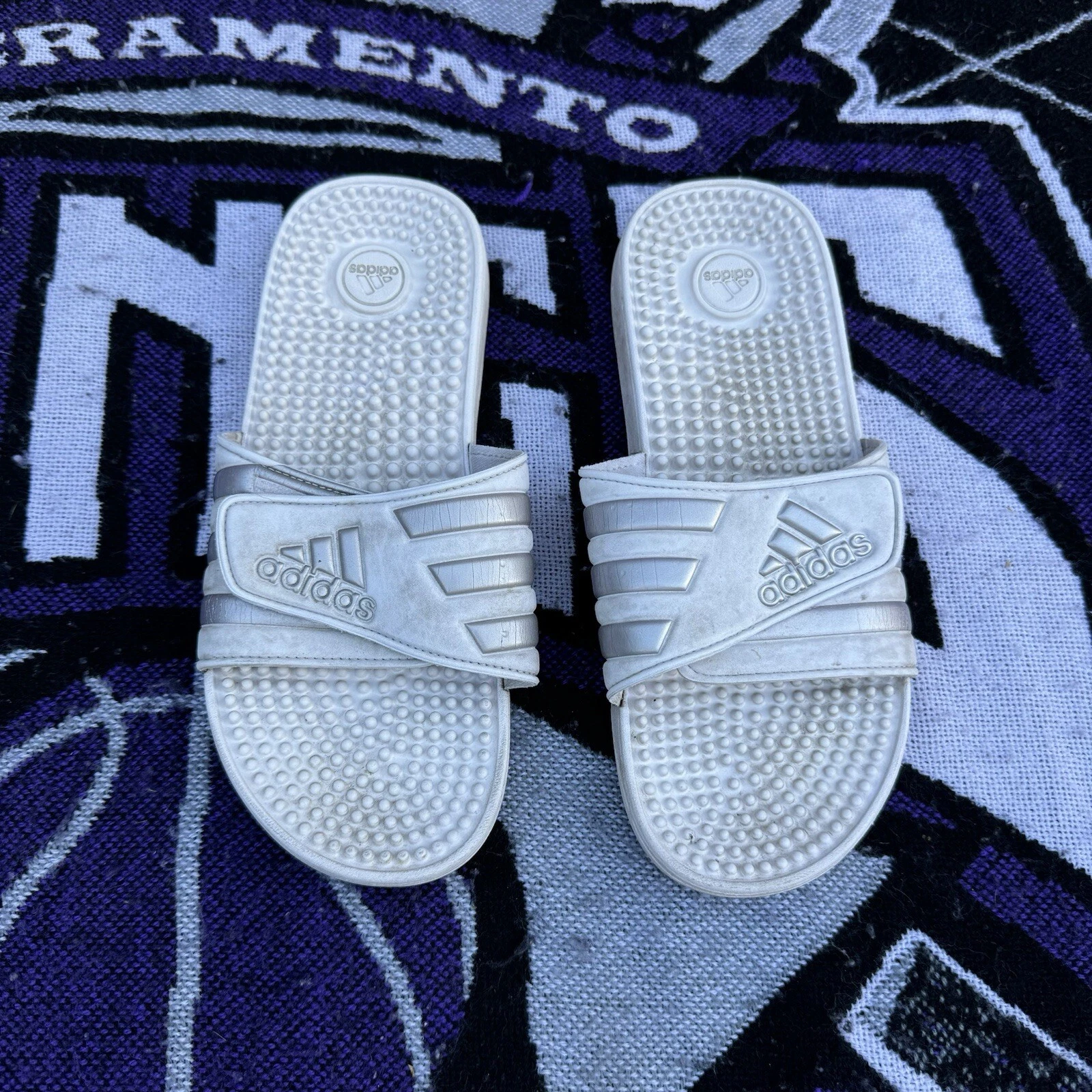 Taglia 8 Sandali Adidas unisex Adissage bianchi F35576