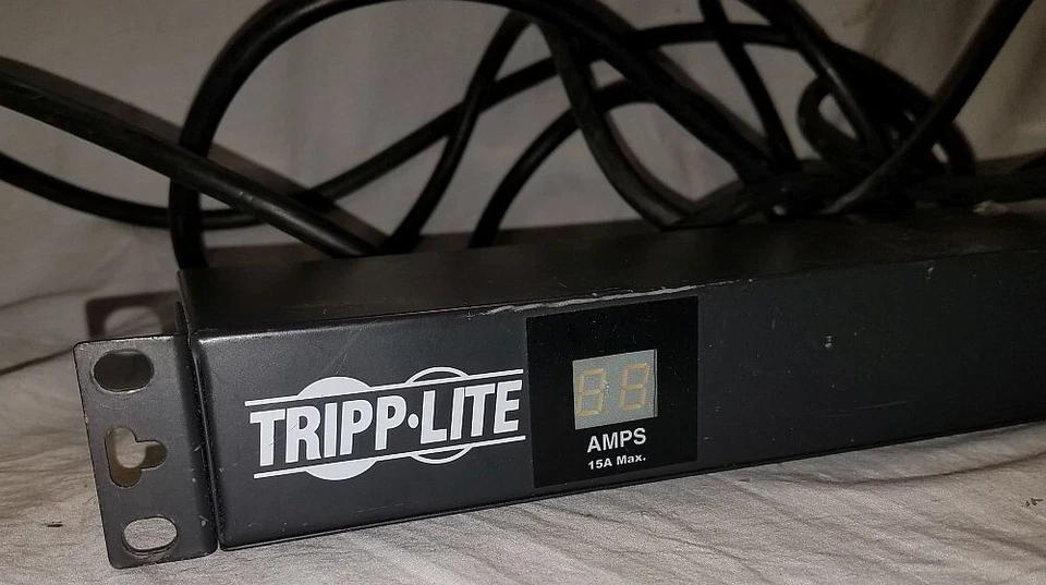 Tripp Lite PDUMH15 1.4Kw Single-Phase Metered PDU 120V Outlets 13 5-15R 5-15P - Image 2 of 4