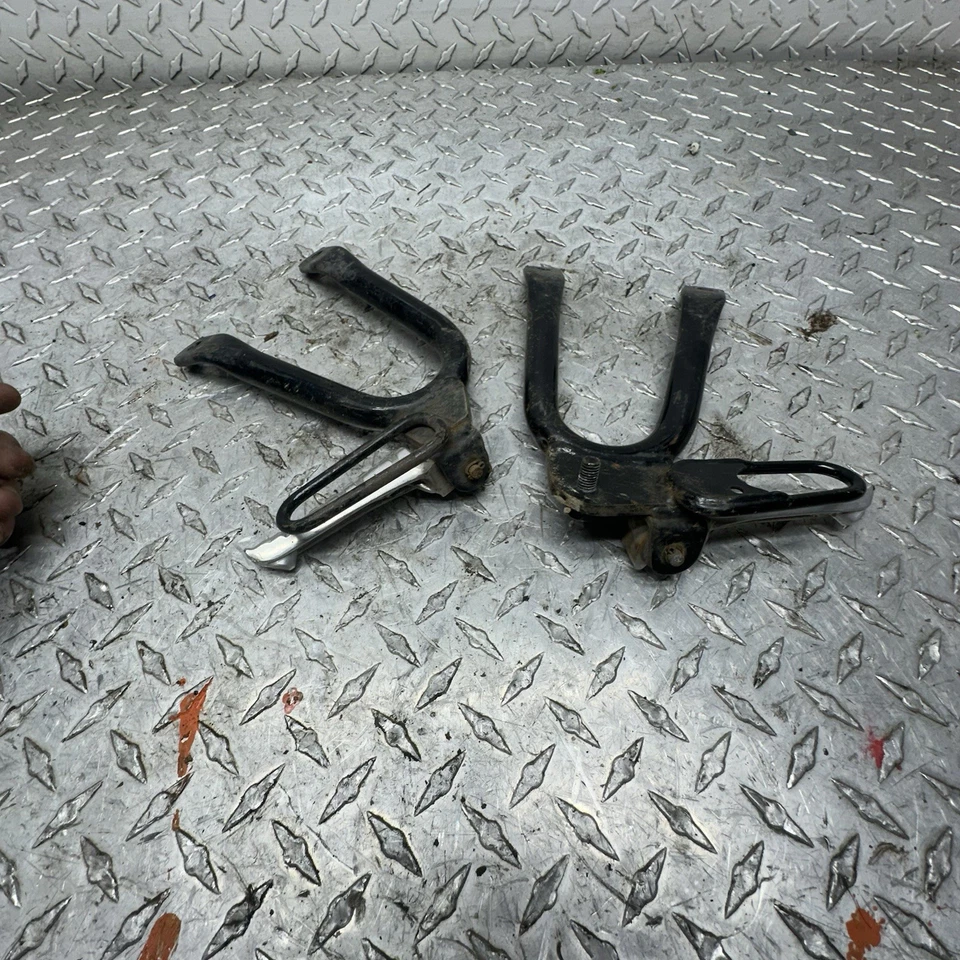 89-99 Yamaha FZR600R reposapiés pasajero trasero reposapiés 3HE-2742L-01-00 Foto 4 de 4