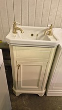 Traditional 500 Cloakroom Unit in Linen