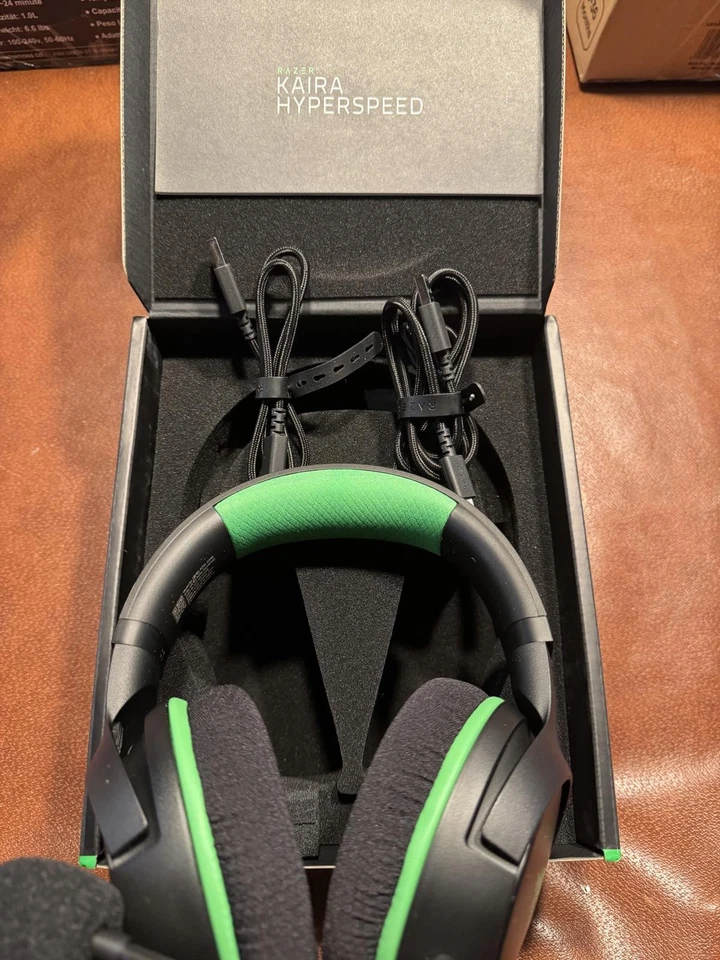 Auriculares inalámbricos para juegos Razer Kaira Hyperspeed para Xbox Foto 3 de 4