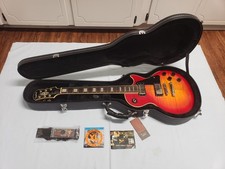 Epiphone Les Paul Custom w/New Hard Case + Ac...